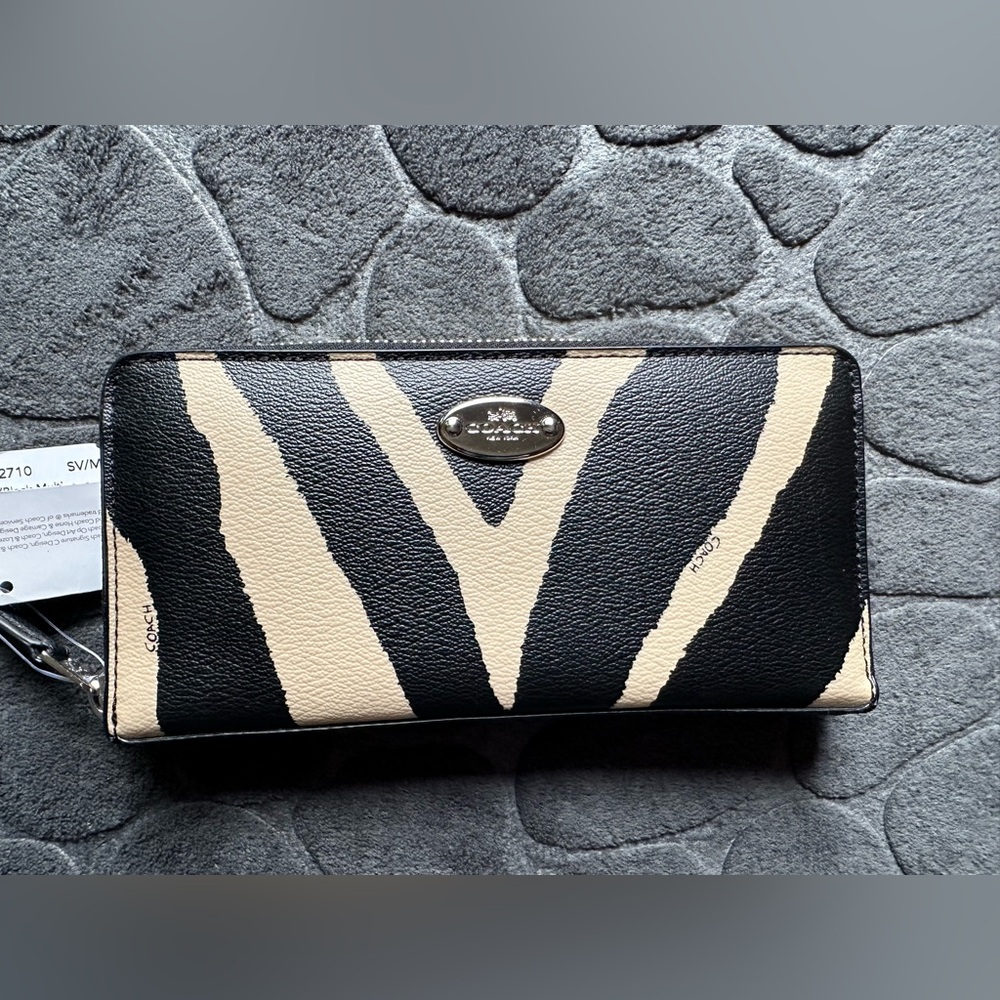 Brand NEW Coach Accordian Zip Wallet - Zebra Print Canvas - F52710